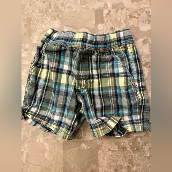 Place: boys shorts - size 12-18 months - Picture 2 of 3